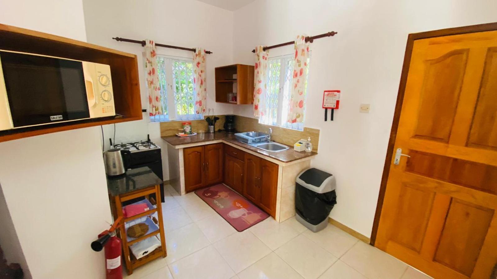Josies Cottage Beau Vallon  Eksteriør billede